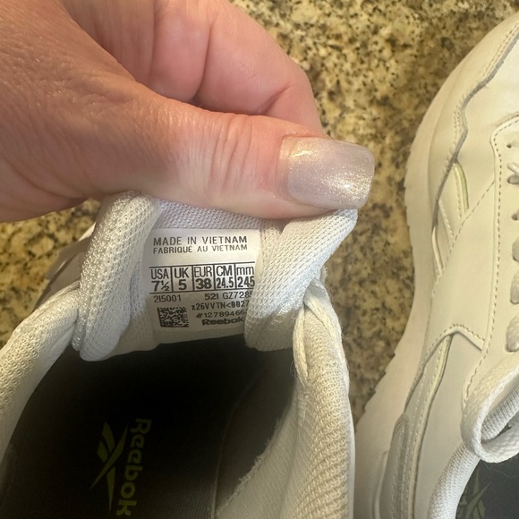 White Reebok throwback sneaker - Picture 4 of 4